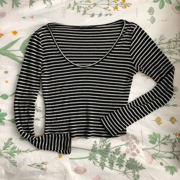Brandy scoop neck long sleeve striped crop top - Picture 2 of 3